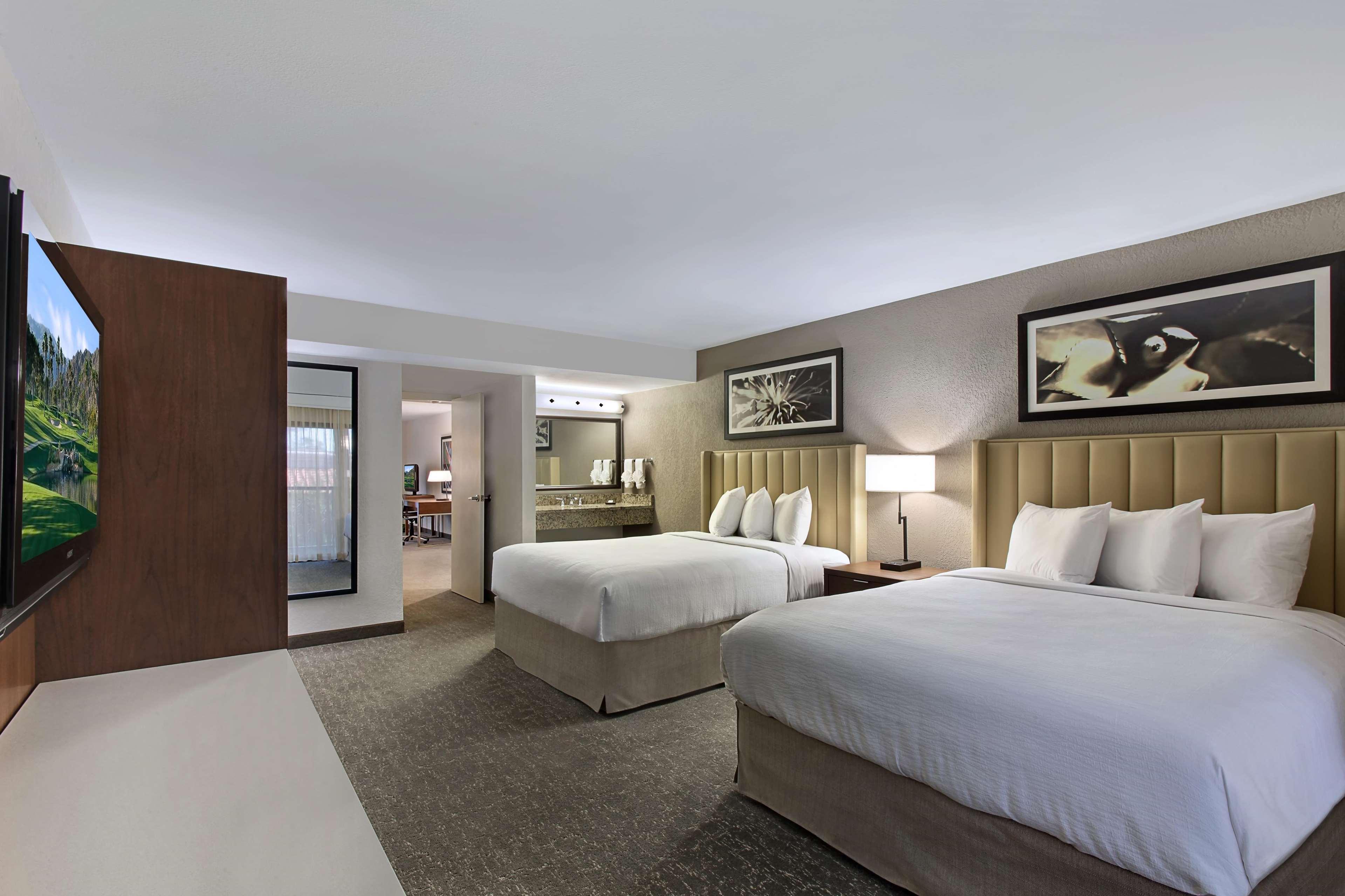 Embassy Suites By Hilton Palm Desert Bilik gambar
